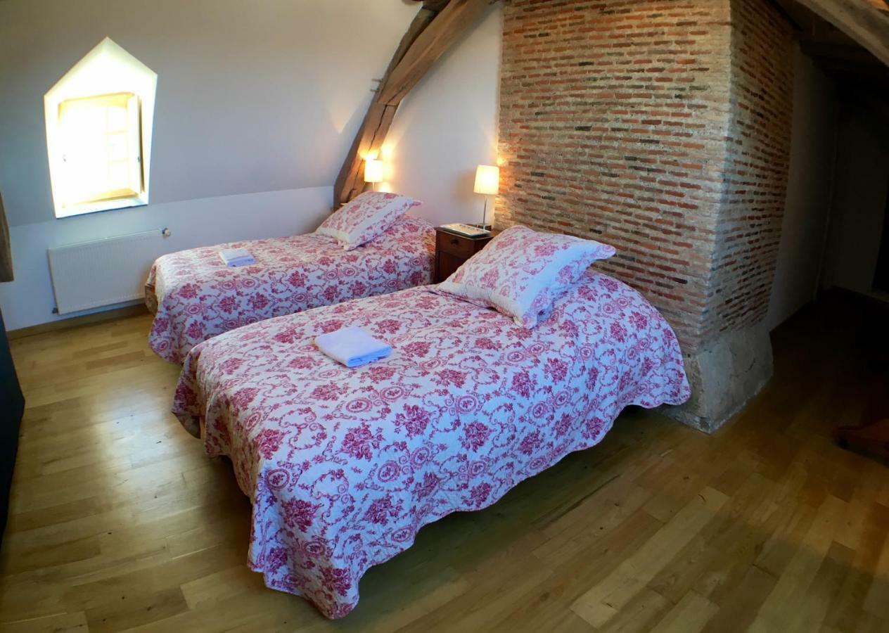 Le Presbytere Du Vigneau Ménil Kültér fotó